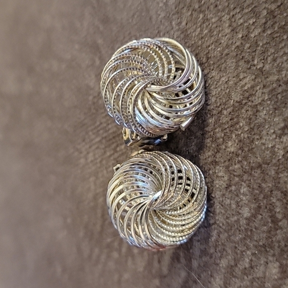 VTG Estate Silvertone Spirograph Swirl Nebula Knot Clip-on Earrings - Picture 2 of 6